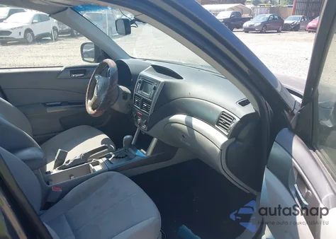 2013 Subaru Forester 2.5X Premium из США, поврежденный, VIN JF2SHADC6DH440230